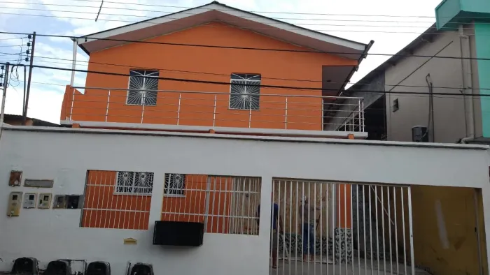 Alugo um lindo apartamento bairro Lirio do vale contato *