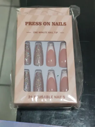 Unha postiça, glitter, esfoliador mais diversos