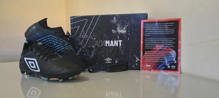 Chuteira Umbro Adamant Premier N° 40