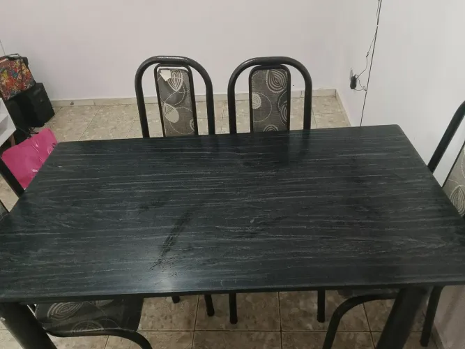 Vende-se mesa de jantar