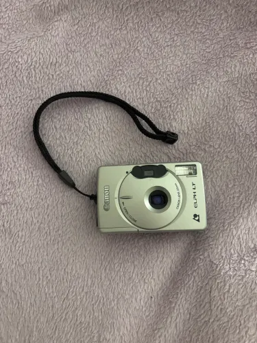 câmera analógica Canon Elph LT