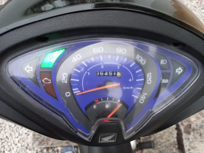 ? Honda Biz modelo 125 es 2013 - Adeus Trânsito, Olá Economia! Super Conservada!