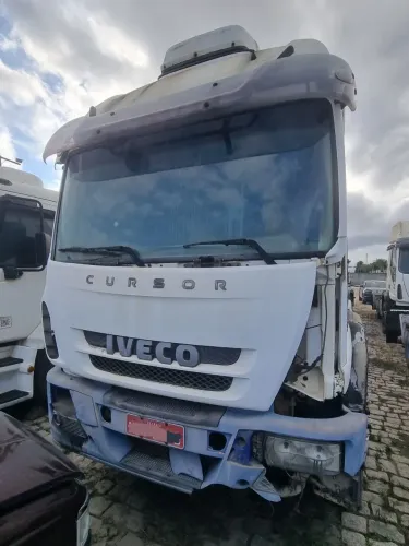 LOTE DE 7 (SETE) IVECOS CURSOR SINISTRADOS