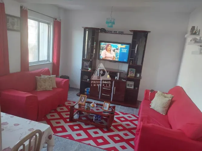 Casa à venda no Santo Cristo (RJ) - 299 m², 6 quartos, 3 banheiros, frente