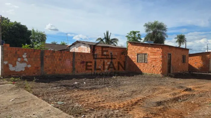 Oportunidade R$ 80.000,00 terreno com casa simples a ser reformada no Pedra 90