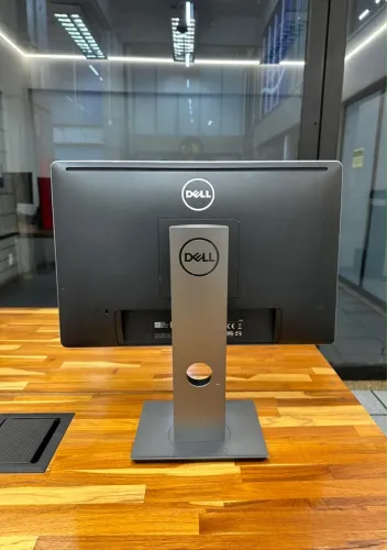 Monitor Dell 20 IPS com Ajuste de Altura - Perfeito para Escritório e Home Office
