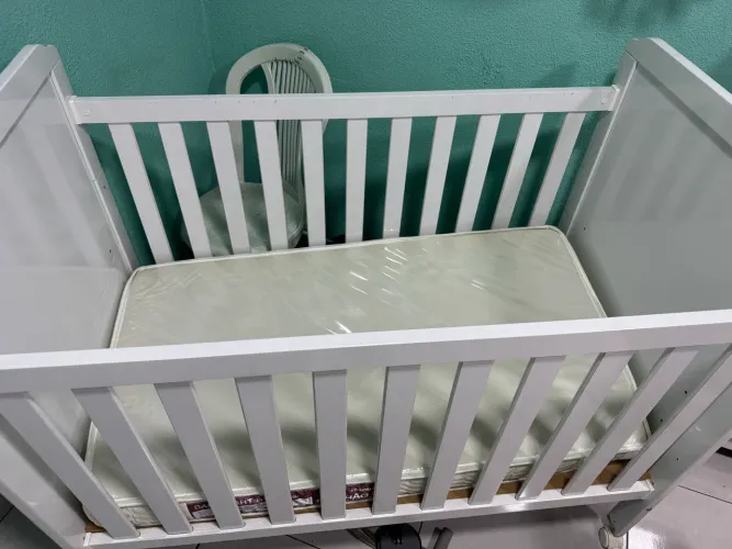 Vendo berço e colchão infantil 500$$