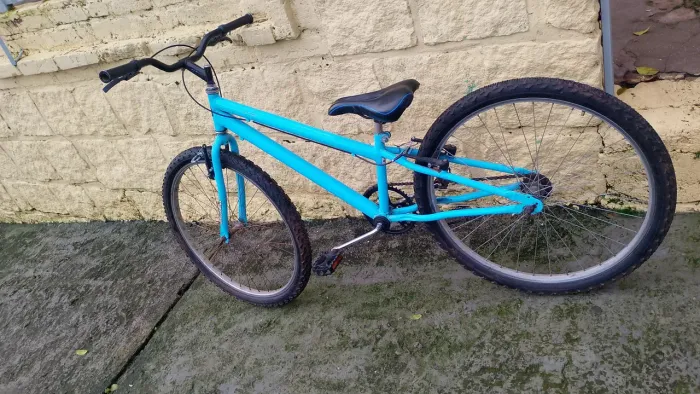 Bicicleta azul. Aceita proposta.