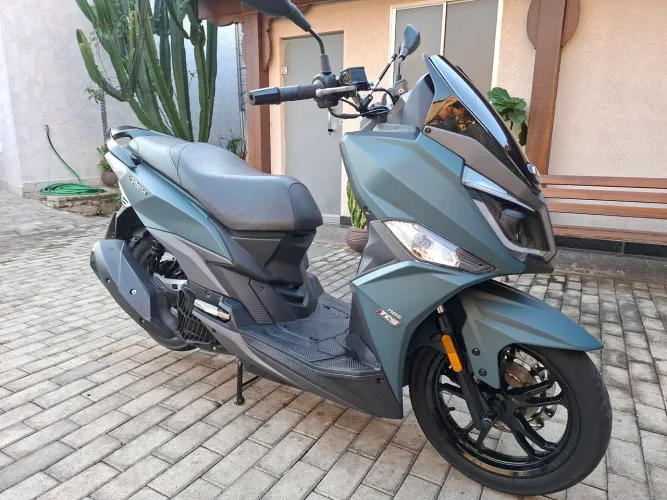 Dafra Cruisym 150 - 2.025 (Verde fosco).