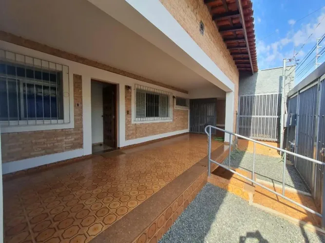 Casa com 4 dormitórios à venda, 280 m² por R$ 950.000,00 - Jardim Alexandre Campos - Ubera
