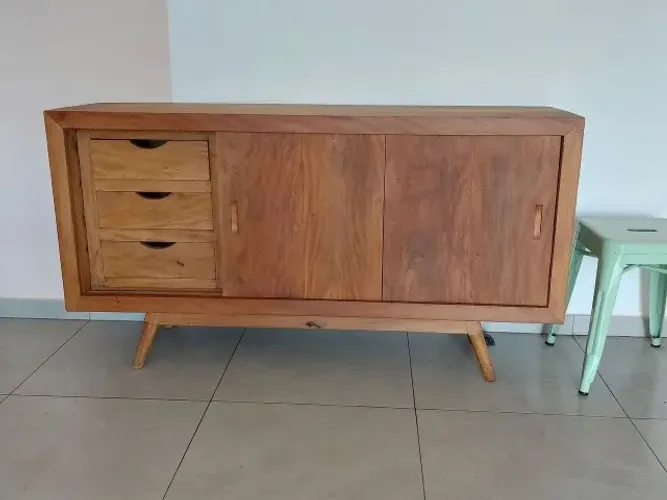 Buffet em madeira de demolição