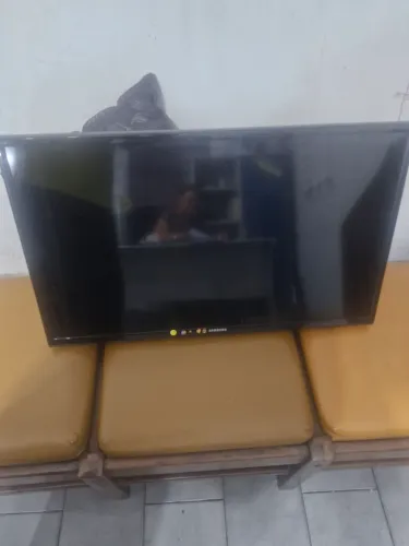 TV SAMSUNG 32 POLEGADAS LED - FUNCIONANDO