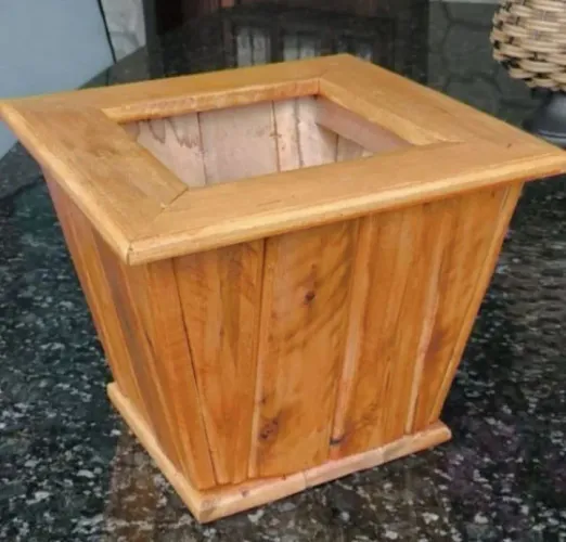 Vaso de madeira para plantas 