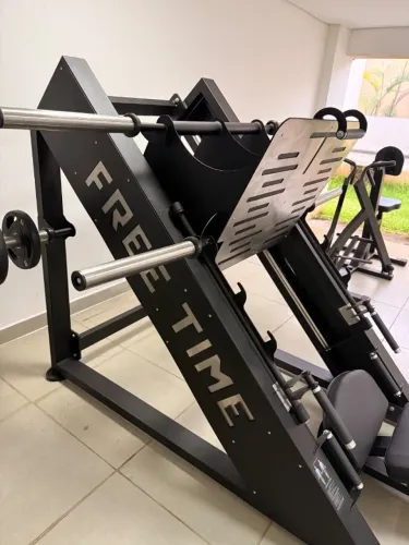 Leg Press 45 Prrmium semi-novo
