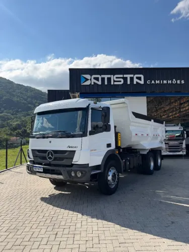 Atego 2730K 6x4 - Caçamba Salvaro de 12m3 - apenas 48mil KM