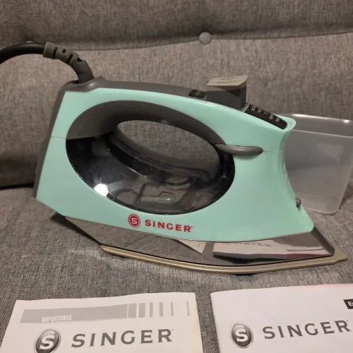 Ferro de passar roupas Singer Steamcraft Plus 220v