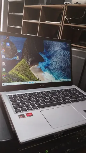 Notebook acer ryzen 3 serie 7000 com video integrado (rapido)