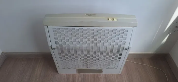 Exaustor Suggar branco, com iluminação, 127 V, 65 cm largura x 60 cm profundidade