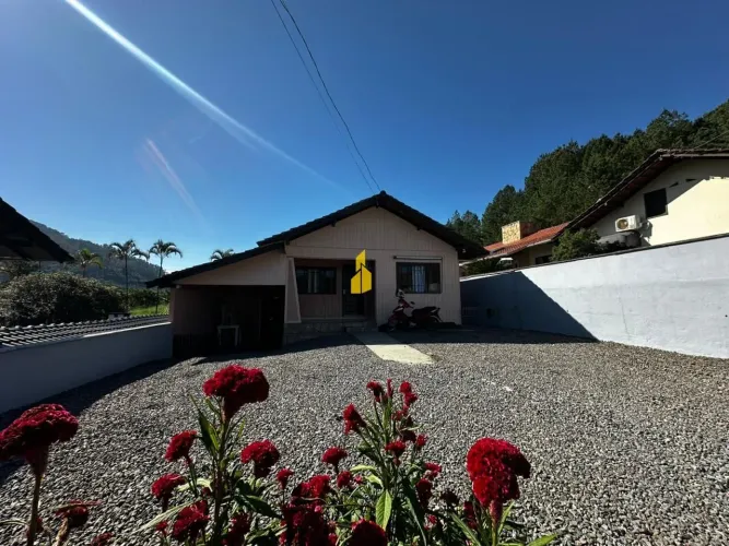 Casa com 3 dormitórios à venda em Rodeio/SC