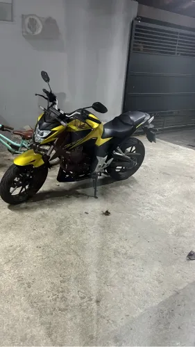 Vendo ou troco CB 300 2023 baixa km