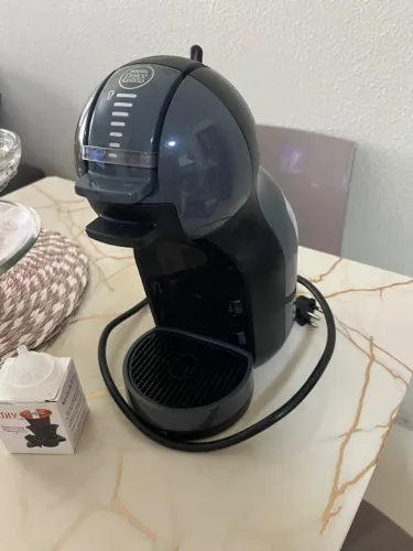 Vendo Cafeteira Dolce Gusto de cápsulas