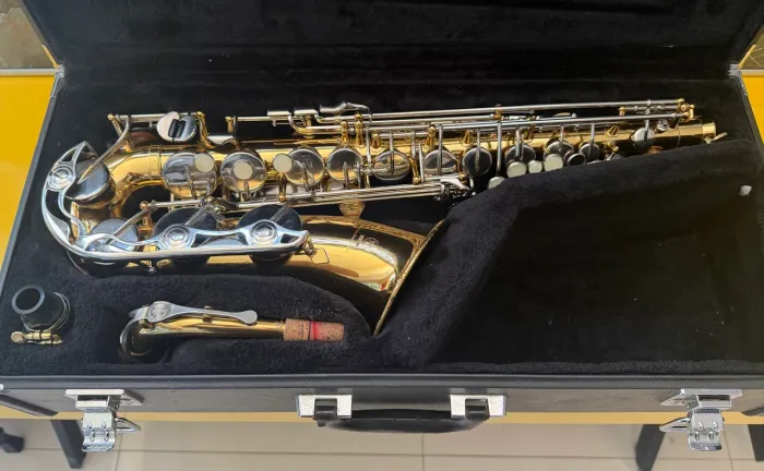 Saxofone Yamaha YAS 26 revisado ressapatilhado