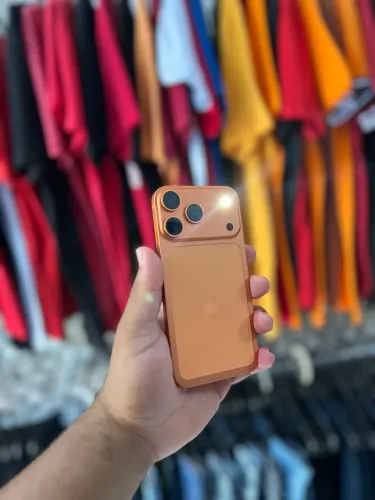iPhone XR no 17 Pro