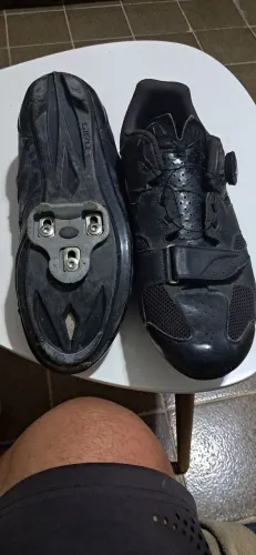 Sapatilha para bike speed, marca GIRO, numero 43 seminova muito pouco usada