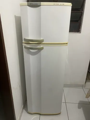 Geladeira Electrolux DC33 - Ótimo Estado (Detalhe no Relé)