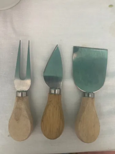 Kit de Utensílios para Queijo Importado de Portugal com Cabos de Madeira