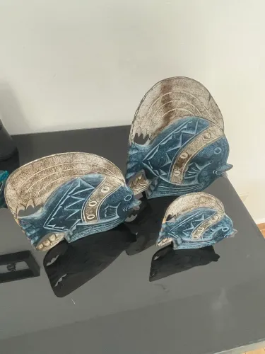 Decoração de peixes em madeira 
