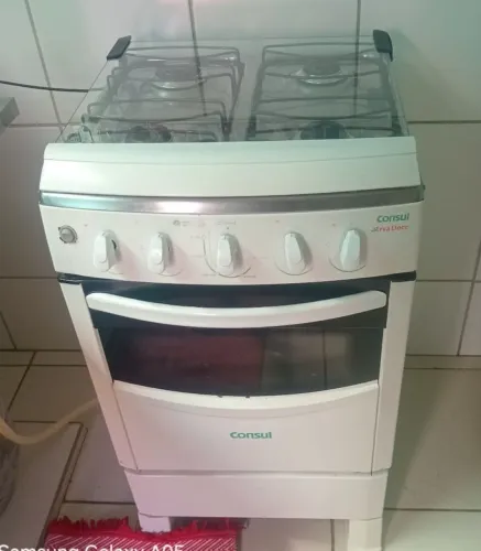 Vende se móveis de casa tudo muito bem conservado