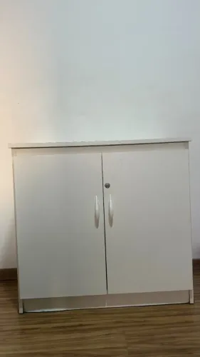 Armário Baixo Branco com 2 Portas
