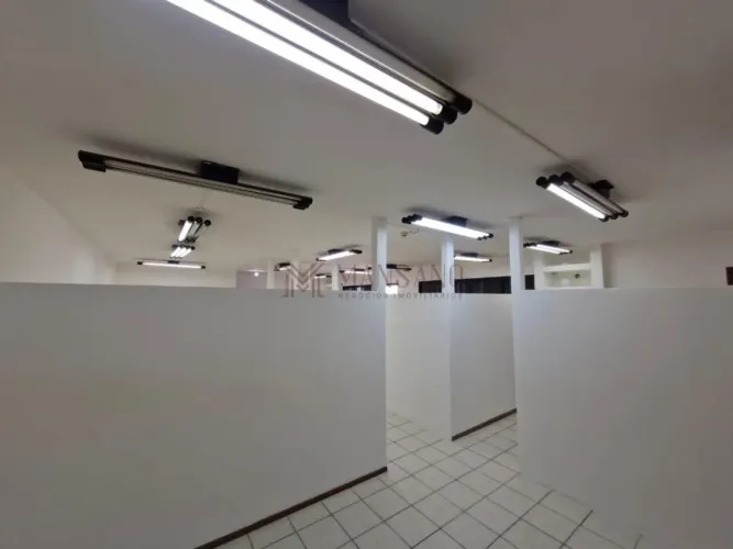 Salas em prédio comercial para aluguel com 78 m² e 3 salas em Centro, Bauru - SP