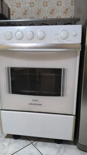 Fogão Brastemp Quality de piso com 4 bocas e forno