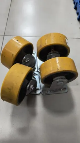 USADOS 2 RODIZIOS MOVEIS E 2 RODIZIOS FIXOS
