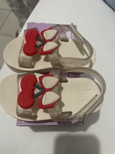 Vende -sé sandália infantil