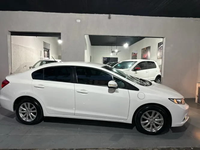 Honda Civic Sedan LXS 1.8/1.8 Flex 16V Mec. 4P 2014