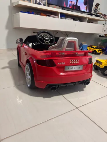 Carro elétrico infantil