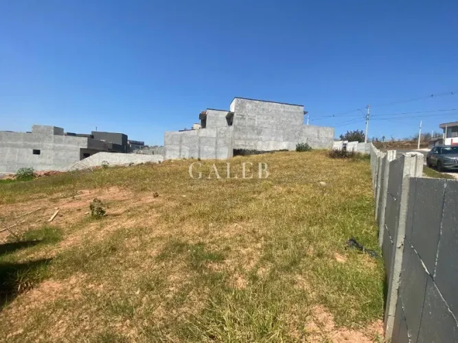 Oportunidade!! Excelente terreno de esquina à venda no Bella Atibaia, 428m² de área