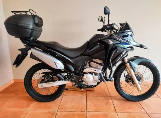 Honda XRE 300 em ótimo estado!