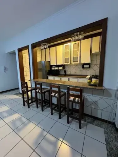 Apartamento com 2 dormitórios para alugar, 85 m² por R$ 4.500,00/ano - Meia praia - ZONA 0