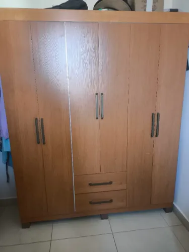 Guarda roupa 6 portas