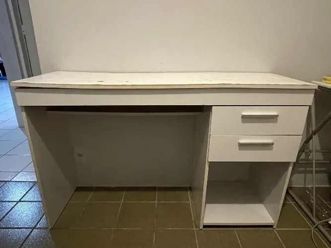 Mesa / escrivaninha / escritório / estudos