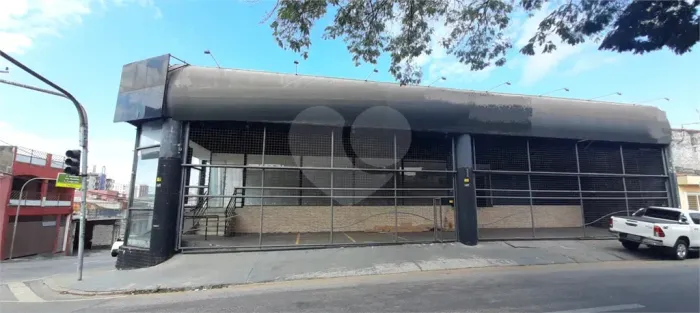Galpão disponível para locação com 750m² na região da Mascarenhas Camelo, em Sorocaba/SP