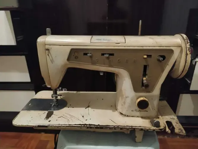 Máquina de Costura Singer Multiponto 666 -  para Decoração ou Costura