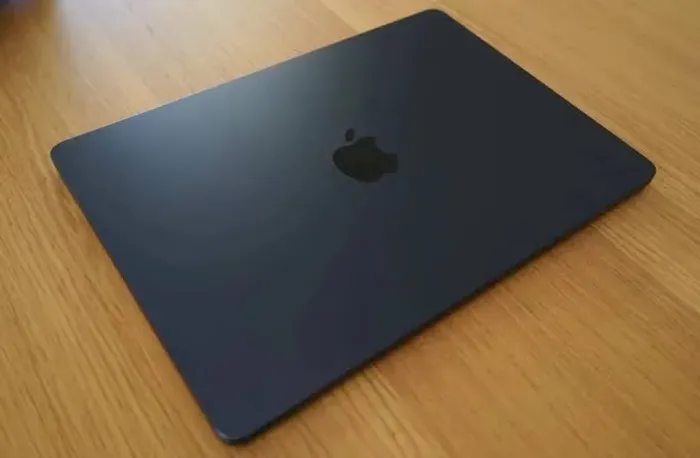 MacBook Air 15" M3 2024 | 8GB | 256GB | Garantia Apple até Ago/2026 | Estado de Novo