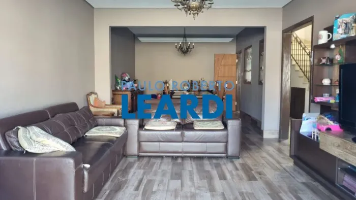 CASA ASSOBRADADA - ACLIMAÇÃO - SP