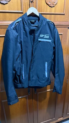Jaqueta de Moto GP Tech Tamanho G com Proteções