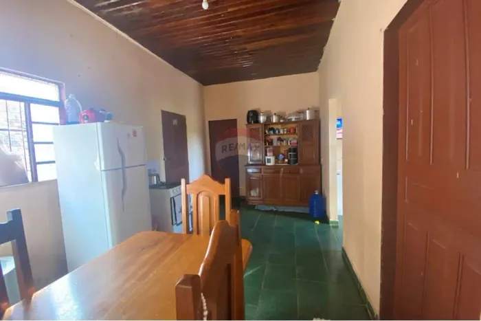 Casa à venda no Setor 5 Rua Plácido de Castro, localização privilegiada próxima à Escola